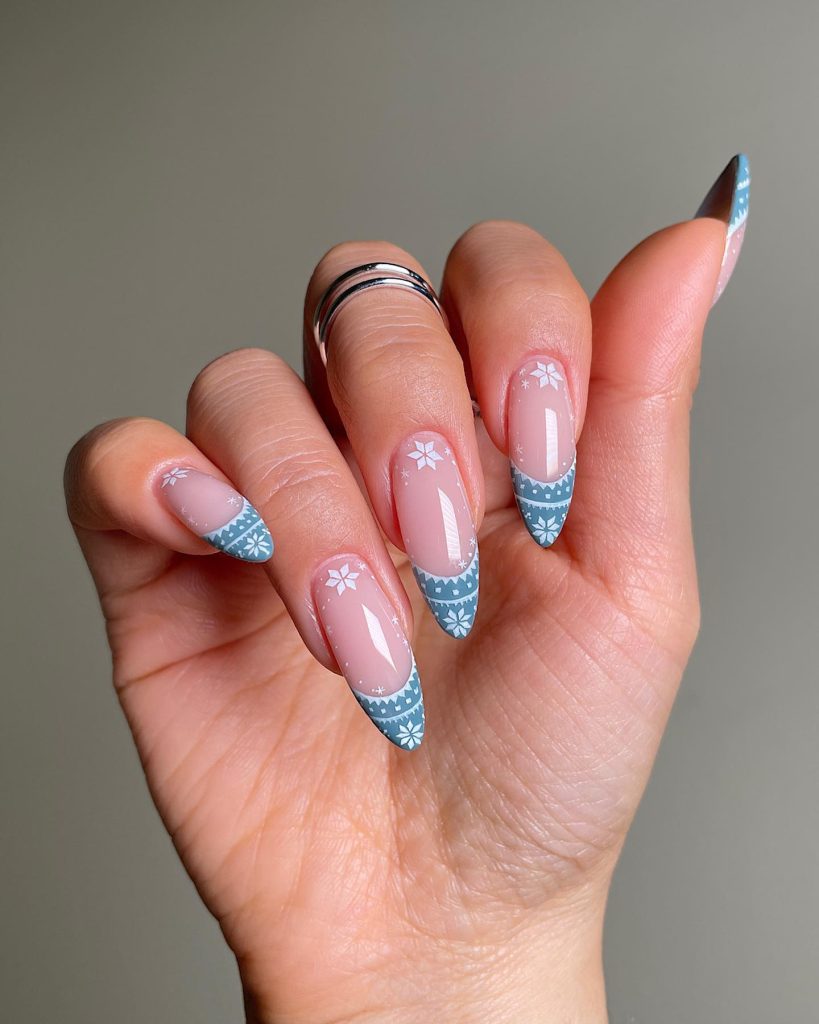 Sweet Snowflakes Nails