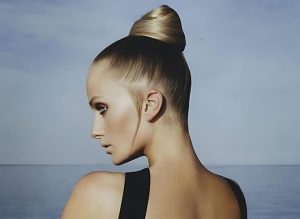 Swimming Hairstyles For No Mid-Swim Fixes And More Slashing Around