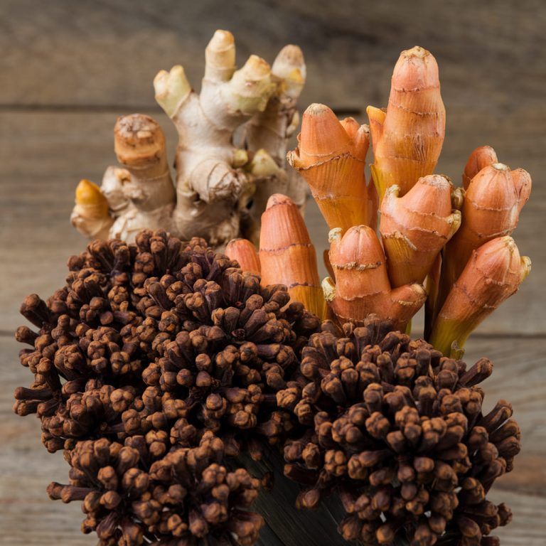 The Skin Benefits of Ginger and Clove Tea