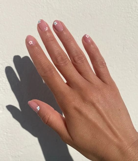 Tiny Flower Manicure