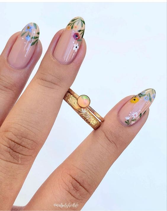 Tiny Flower Manicure