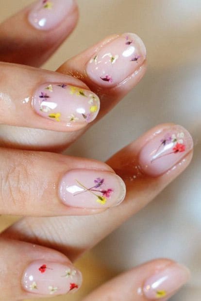 Tiny Flower Manicure