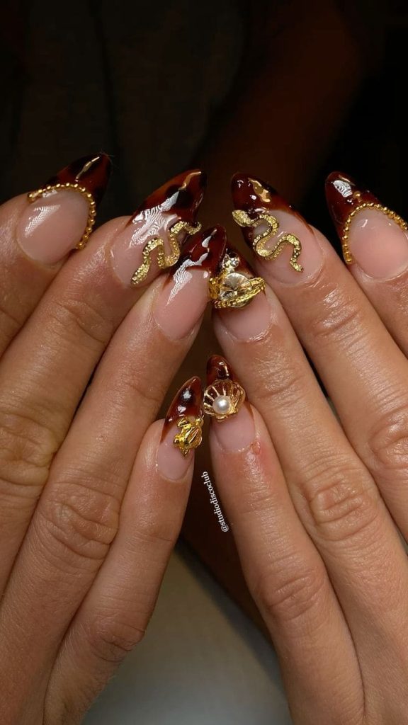  Vivien Westwood Core Nail Art3