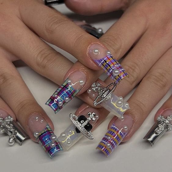  Vivien Westwood Core Nail Artv6