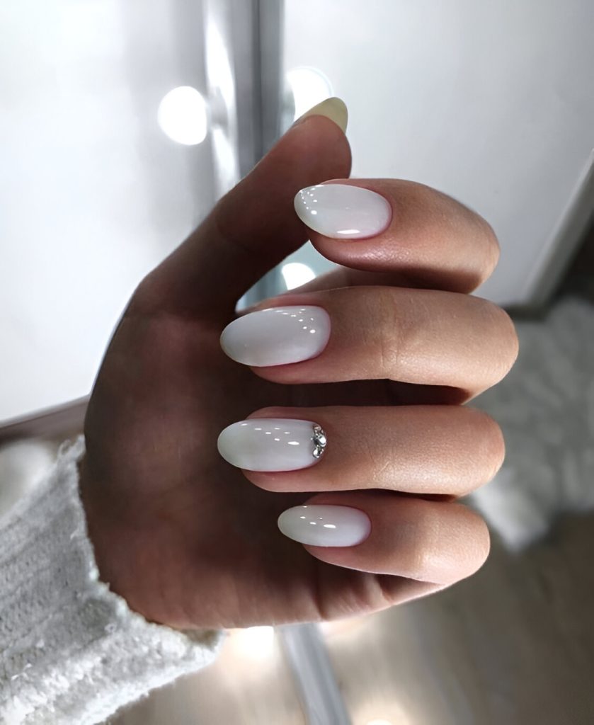  White Almond Manicures