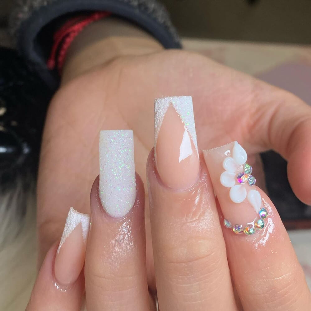  White Nail Designs With Glitter
