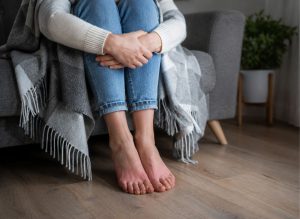5+ Reasons You Have Cold Feet and How to Warm Them Up