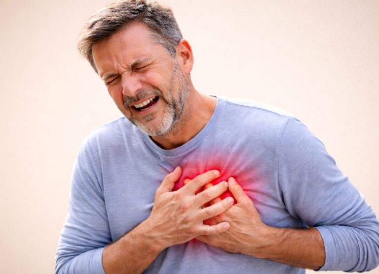 6 Signs of Angina: What Your Heart is Trying to Tell You
